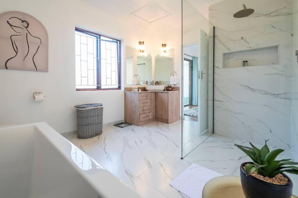 Holiday home 5 Bedroom Dutch Style Family In Milnerton
