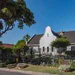 5 Bedroom Dutch Style Family Home In Milnerton