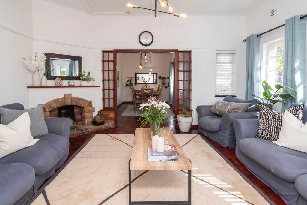 Holiday home 5 Bedroom Dutch Style Family In Milnerton *