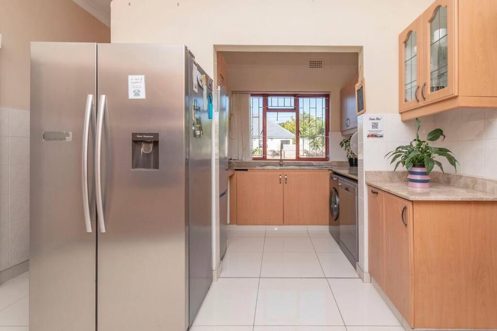 Holiday home 5 Bedroom Dutch Style Family In Milnerton *